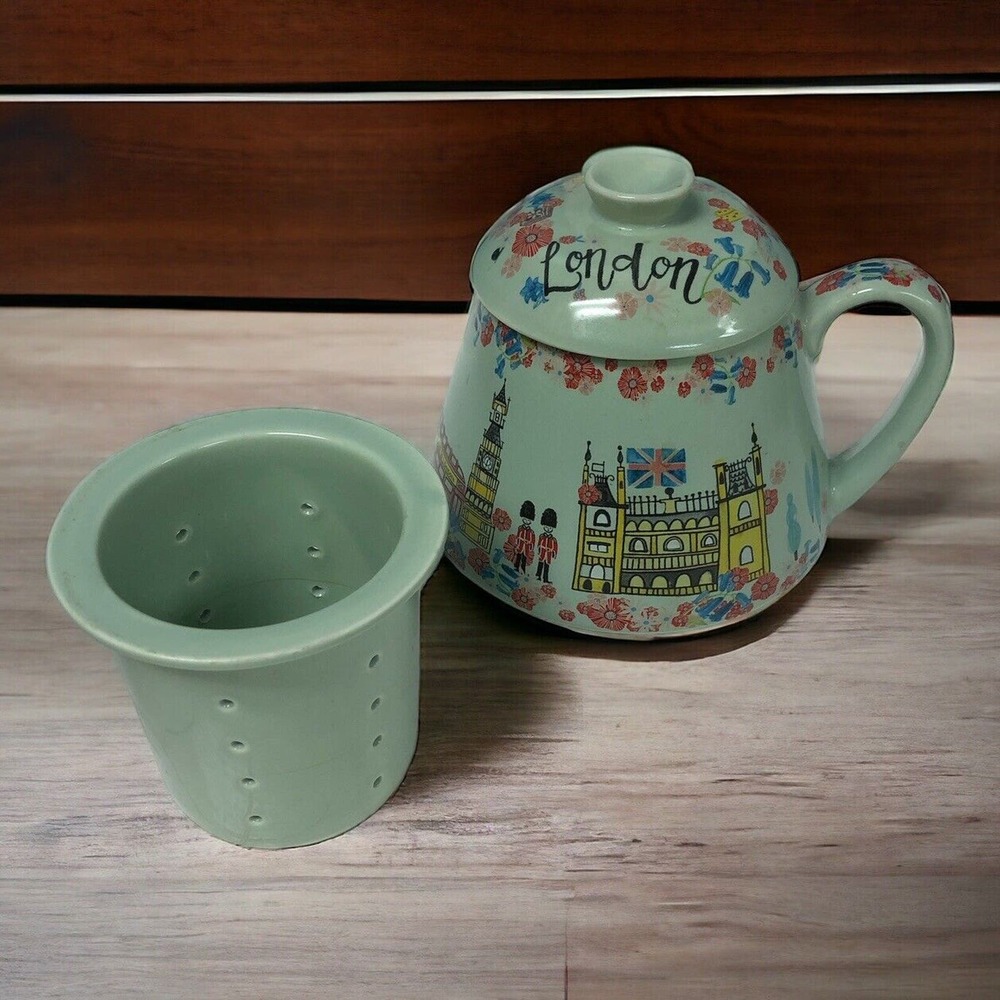 WORLD MARKET Green LONDON ENGLAND Covered‎ TEA CUP With infuser